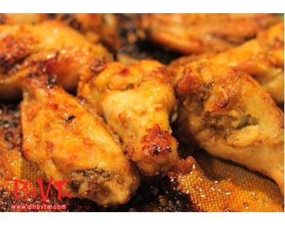 32. Com Ga Uop Xa Nuong - Grilled lemongrass chicken on rice