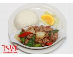 Com Ga Xao Xa Ot - Stir fry spicy lemongrass chicken on rice