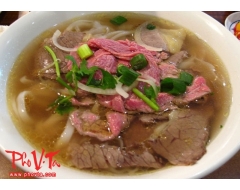 Pho tai, nam - Rare beef slices and brisket